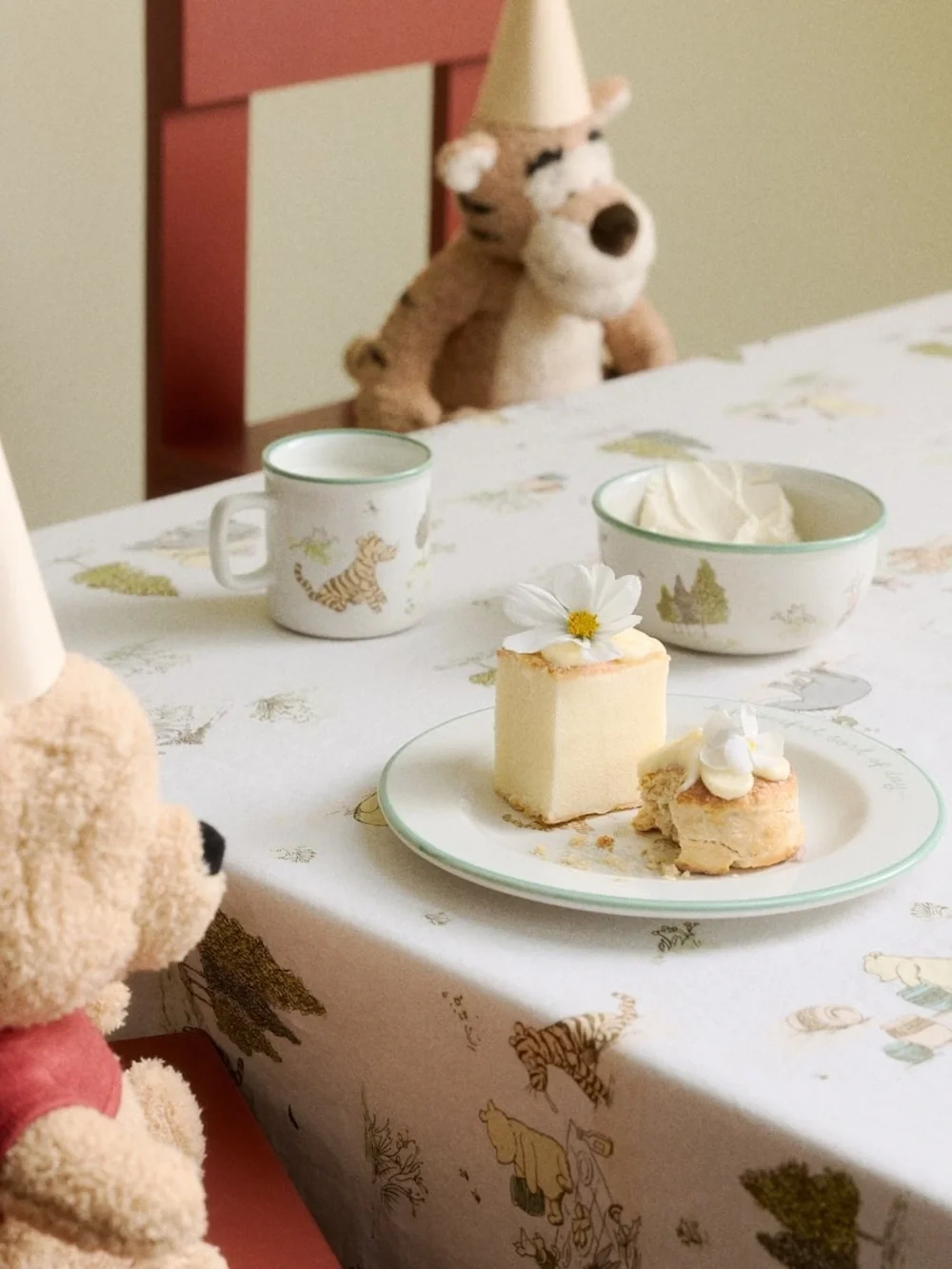 Winnie the Pooh 3-PIECE CHILDREN'S STONEWARE TABLEWARE SET
